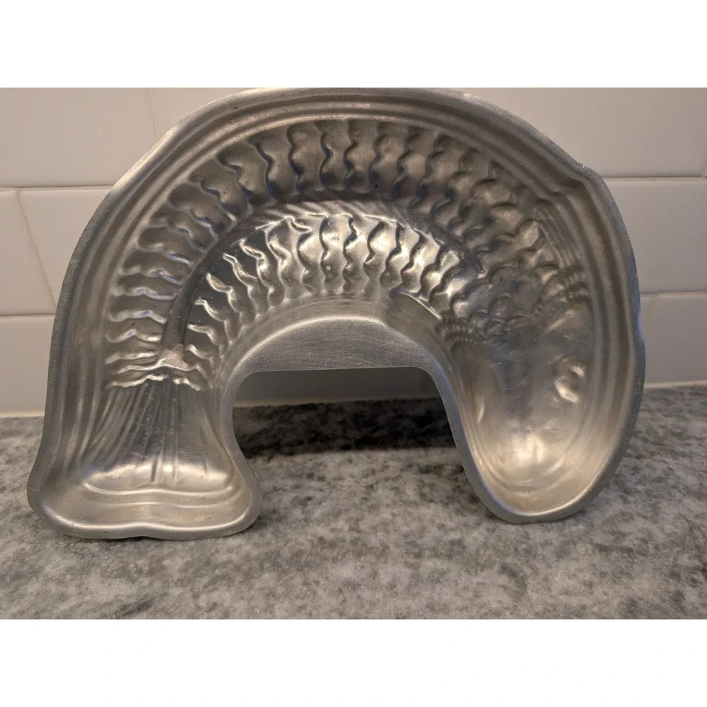 Vintage MIRRO FISH Mold Jello Jelly Cake Wall Art 725M